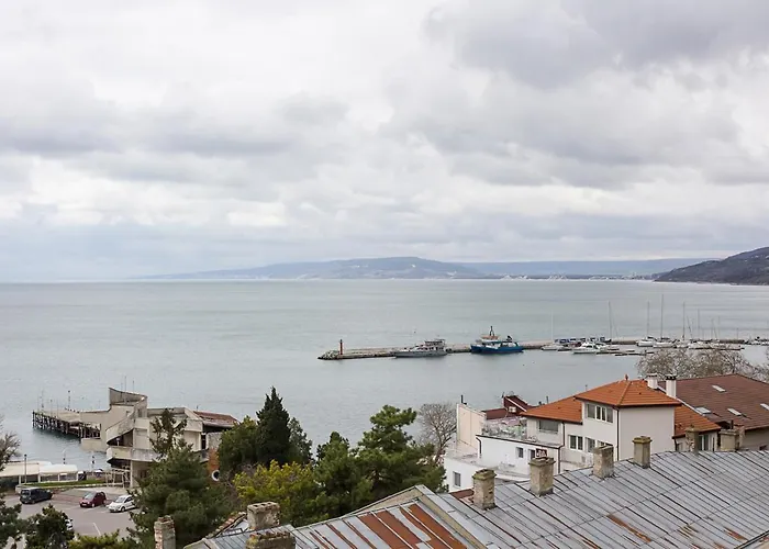 Апартамент Seaview Haven - Elegant 2bd Flat In By Flat Mаnager