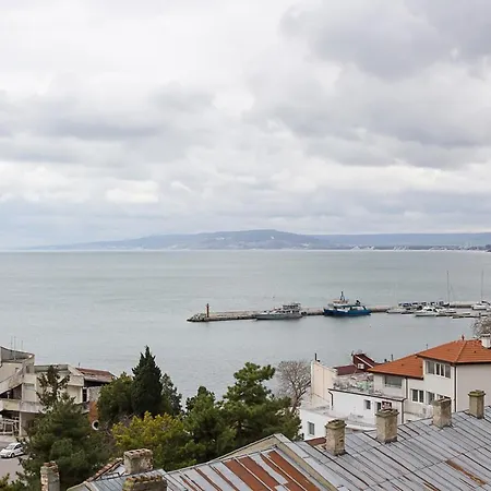 Apartment Seaview Haven - Elegant 2bd Flat In By Flat Mаnager