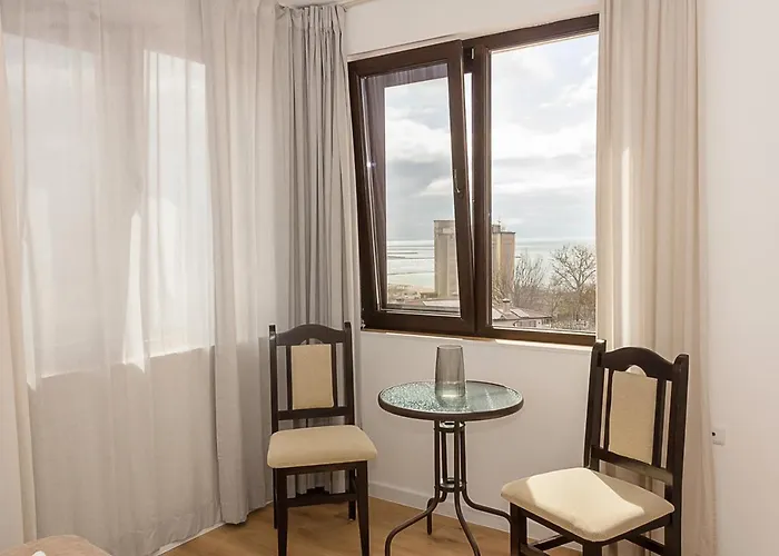 Seaview Haven - Elegant 2bd Flat In By Flat Mаnager Apartment
